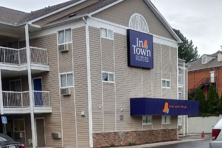 Intown Suites Extended Stay Atlanta GA Duluth