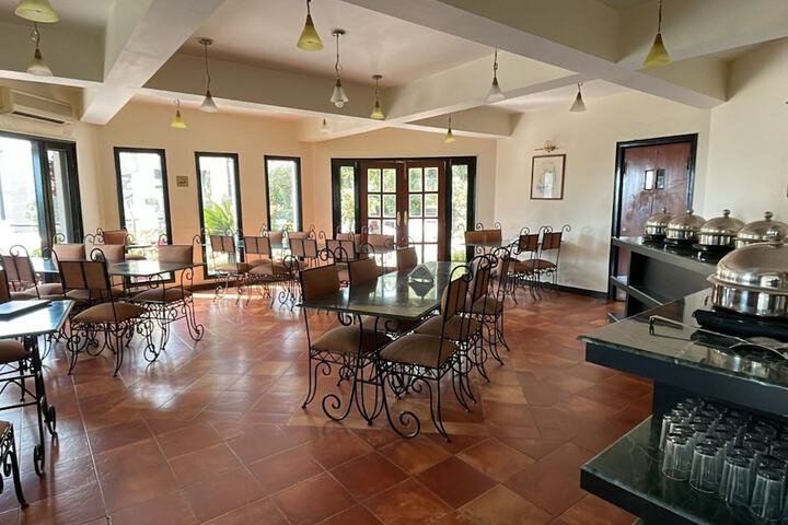 Dining Photos