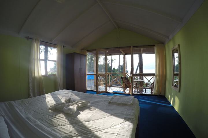 Room 5 of 43
