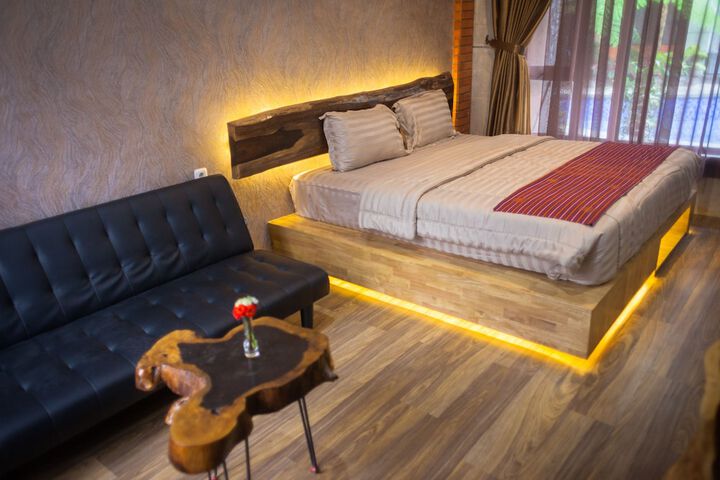 Room 5 of 37