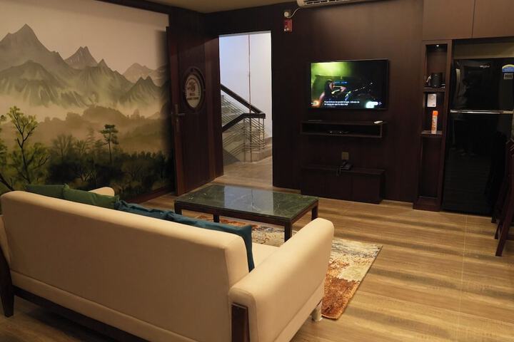 Room 17 of 47