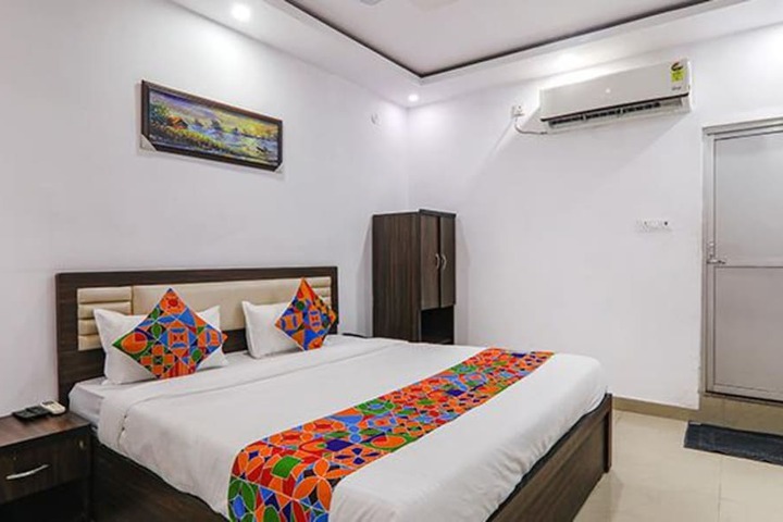 Room 14 of 26