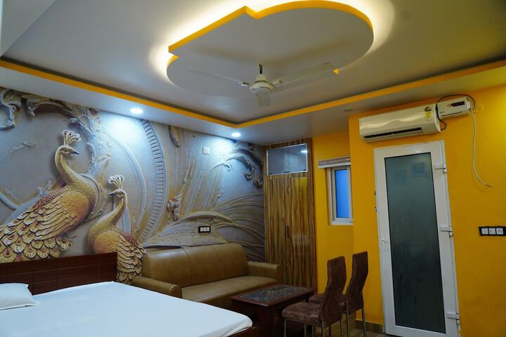 Room 6 of 17