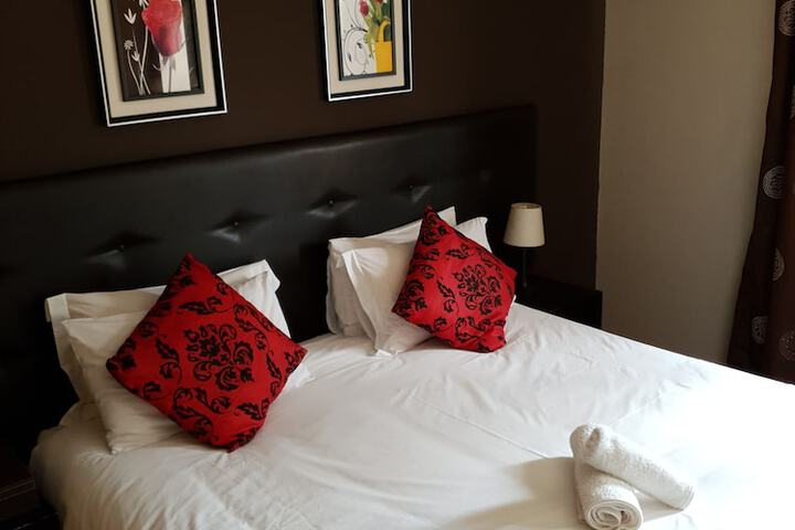 Room 3 of 18