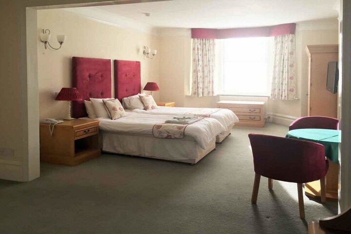 Room 8 of 22