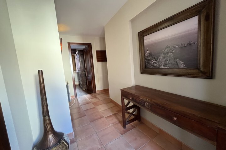 Ballroom/Hall 75 of 95