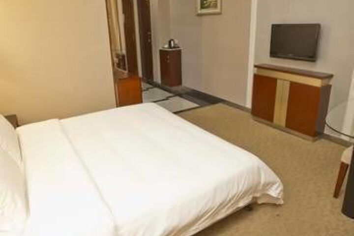 Room 8 of 8