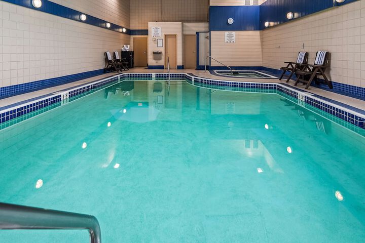 Hotel with Pool