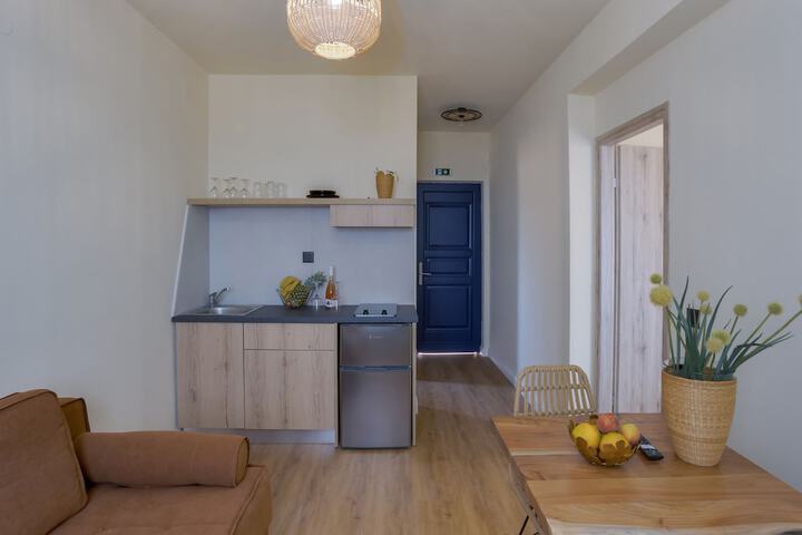 Room 5 of 48