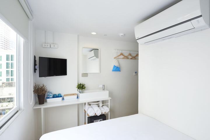Room 9 of 24