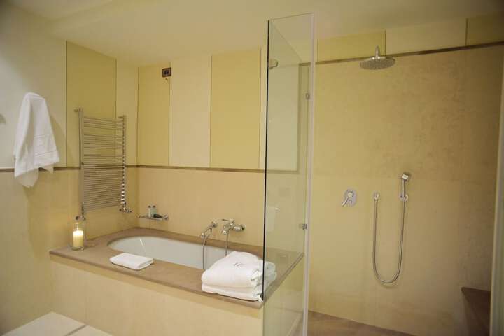 Room 186 of 216