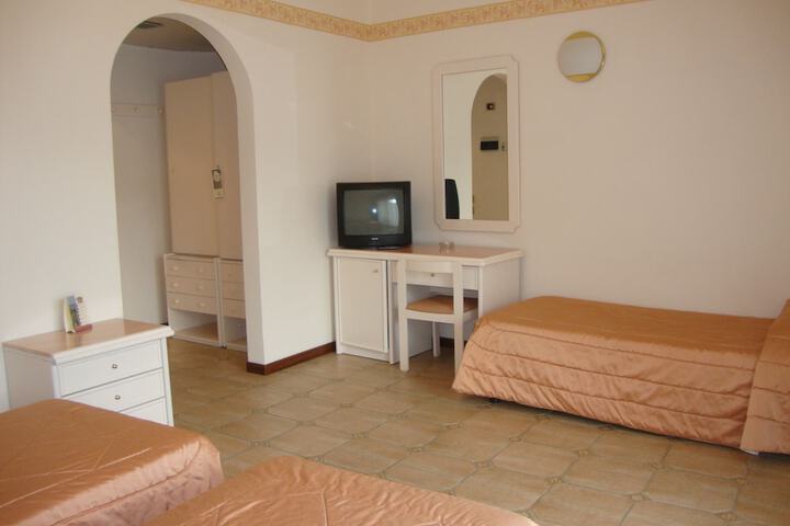 Room 2 of 56