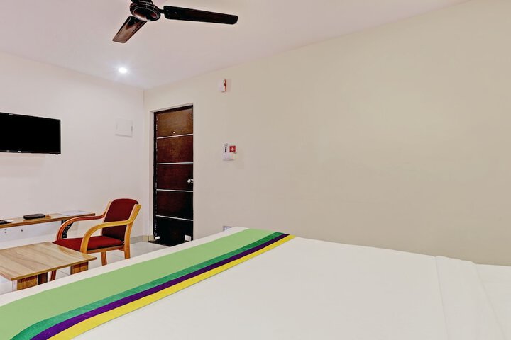 Room 25 of 42
