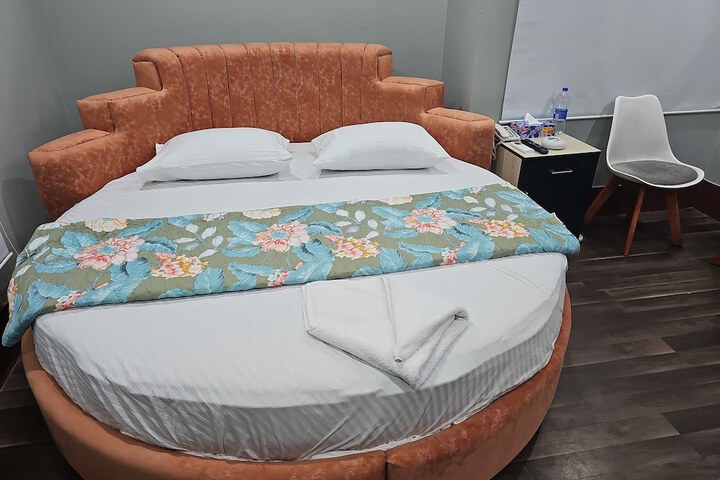 Room 12 of 66