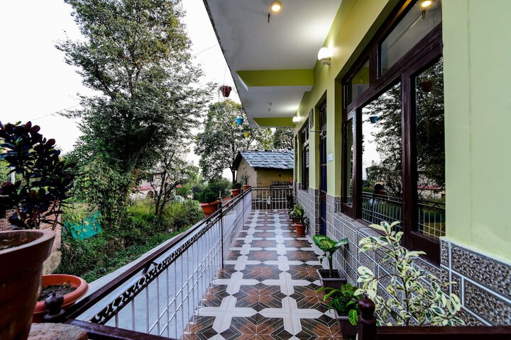 OYO 13409 HOME COZY STAY NEAR ISBT DHARA