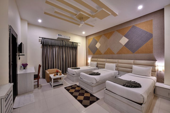 Room 16 of 40