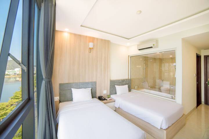 Room 20 of 74