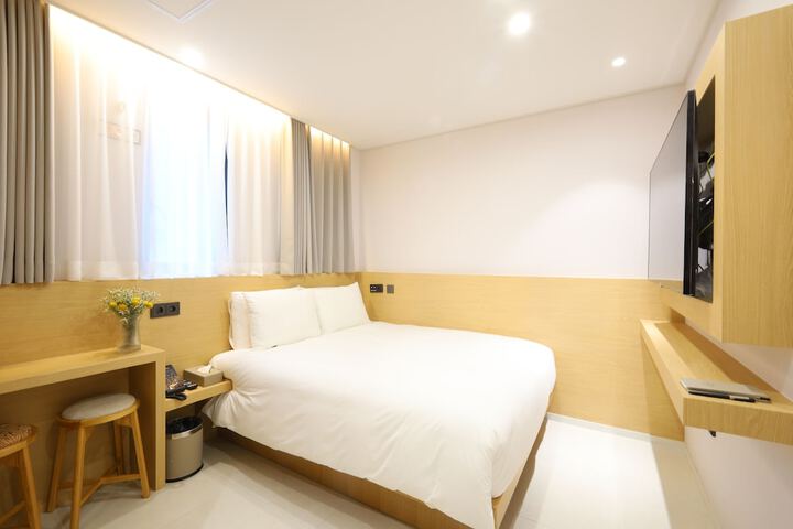 Room 37 of 75