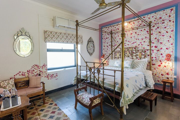 Room 14 of 22