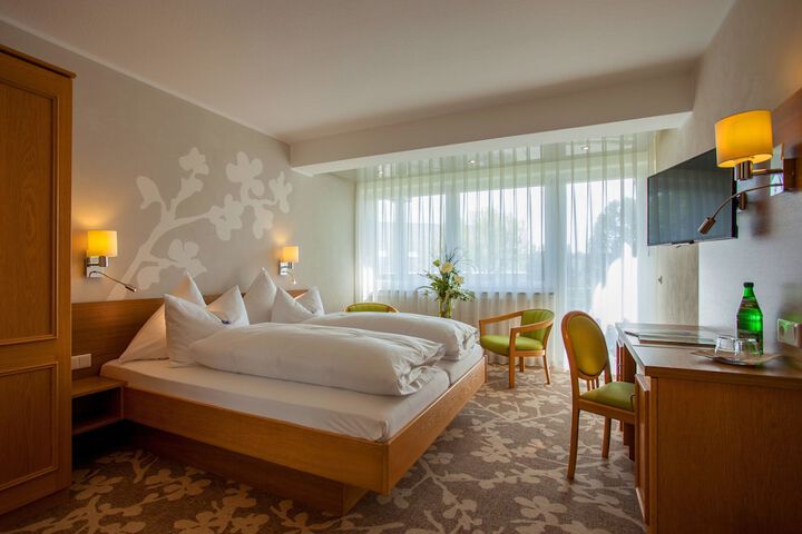 Room 2 of 41