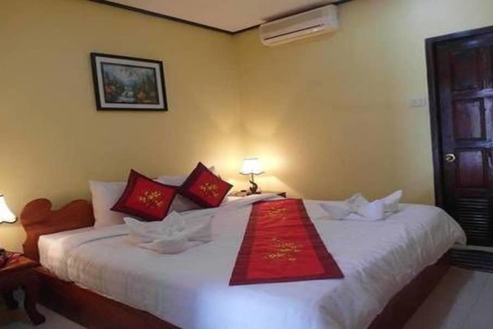 Room 12 of 32