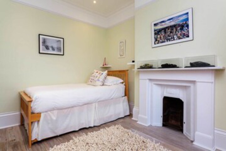 Room 21 of 30