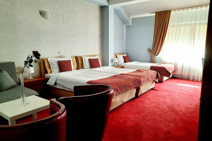 Room 53 of 78