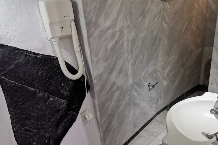 Room 50 of 71