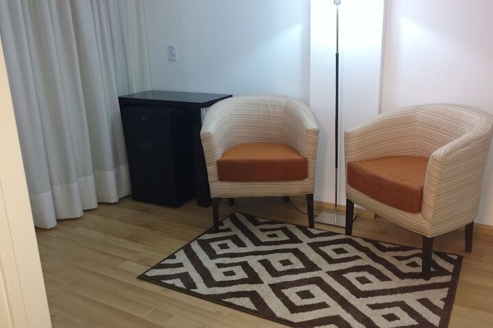 Room 15 of 37