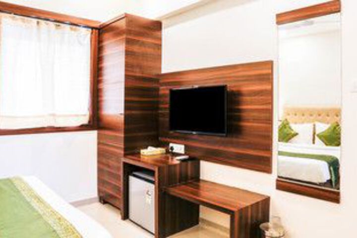 Room 15 of 37