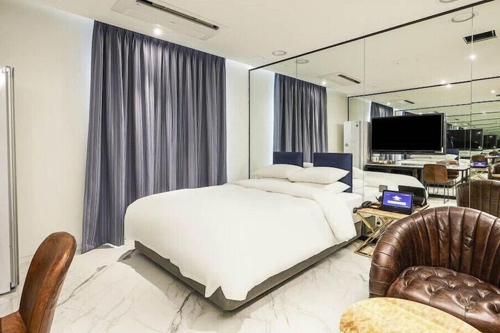 Room 5 of 41