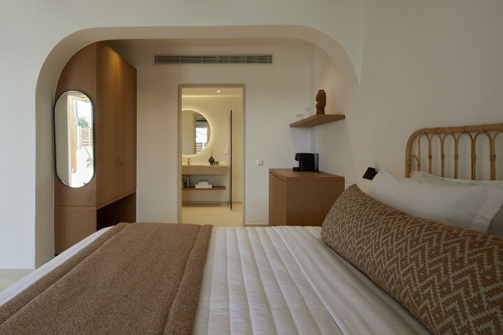 Room 74 of 122