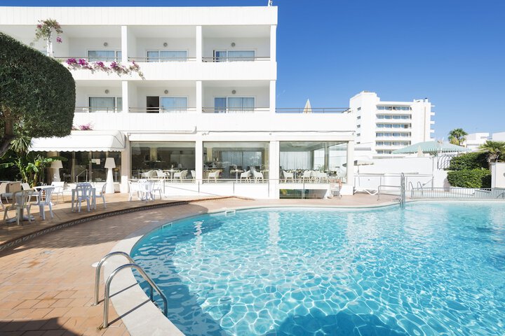 Hotel with Pool