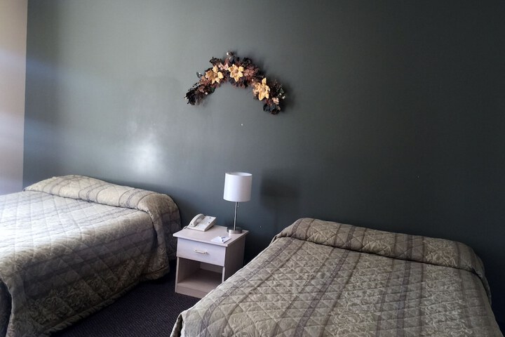 Room 6 of 32