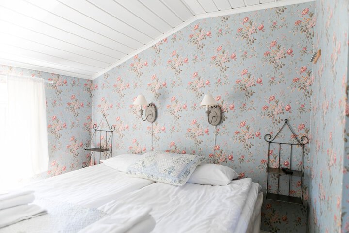 Room 10 of 61