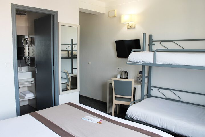 Room 3 of 35