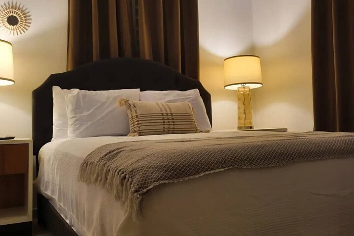 Room 15 of 48