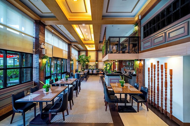 Dining 46 of 74