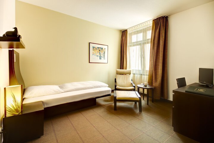 Room 7 of 7