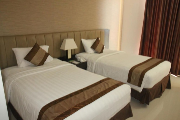 Room 6 of 61