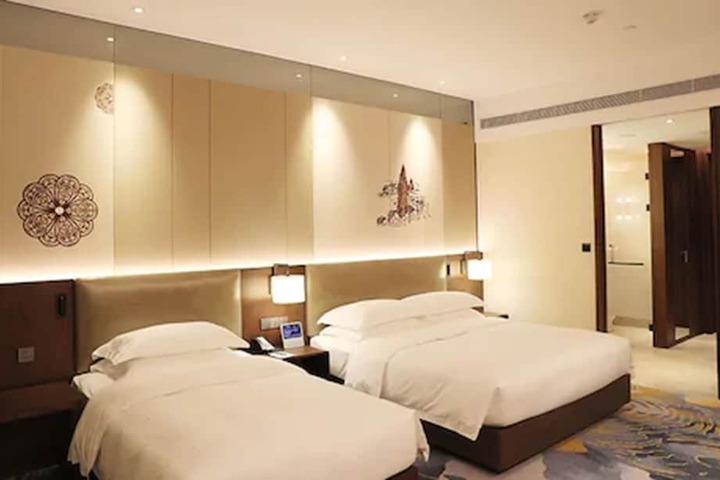 Room 21 of 48