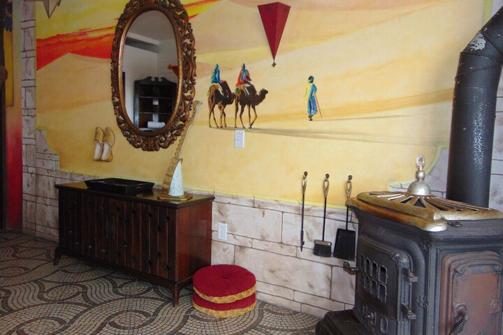 Room 196 of 413