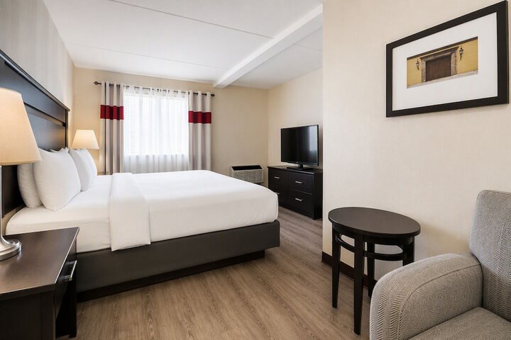 Room 13 of 27