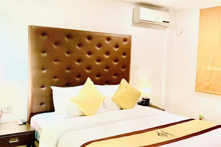 Room 8 of 29