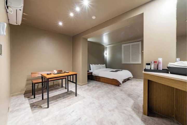 Room 20 of 26