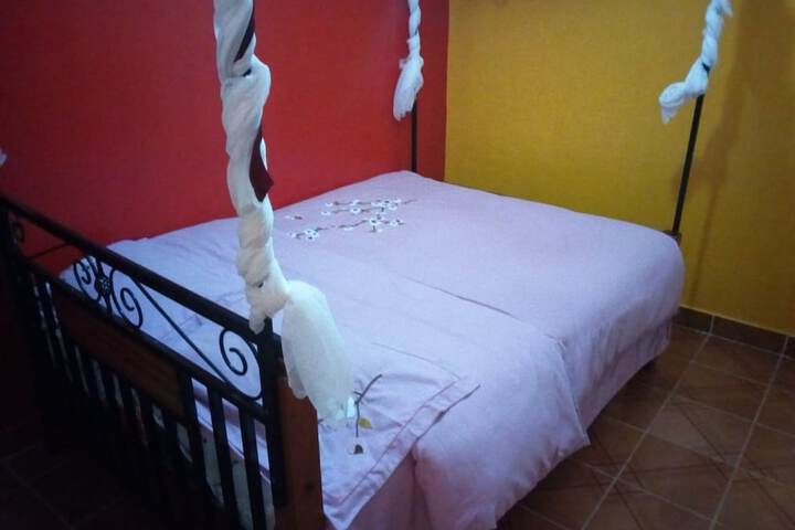 Room 4 of 14