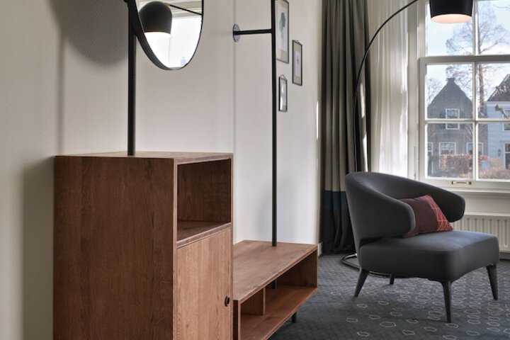 Room 14 of 110