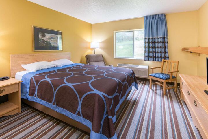 1 Queen Bed Mobility Accessible (8 of 16)