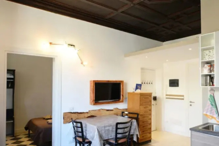 Room 12 of 15