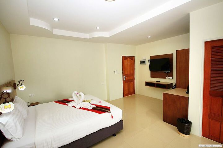 Room 5 of 66